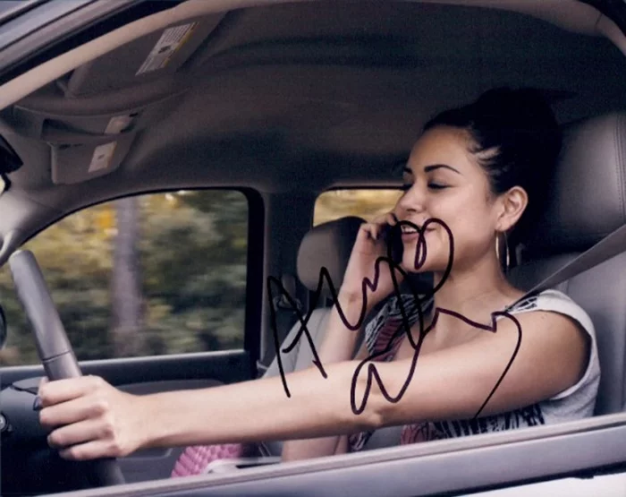 Alyssa Diaz autograph