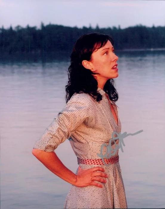 Molly Parker autograph
