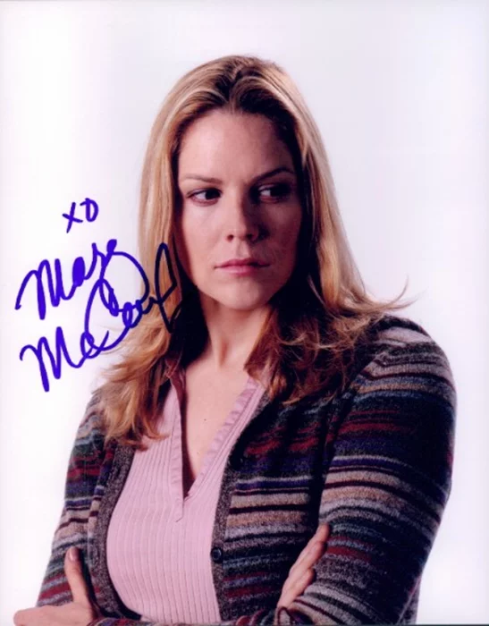 Mary McCormack autograph