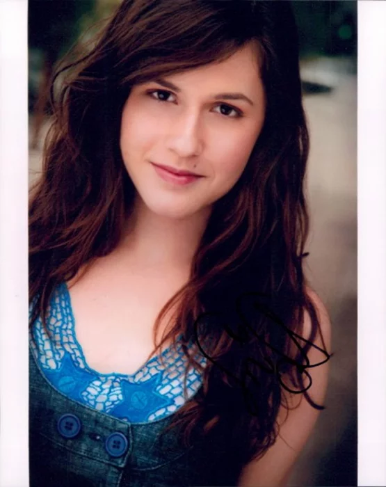 Erin Sanders autograph