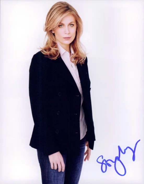 Sonya Walger autograph
