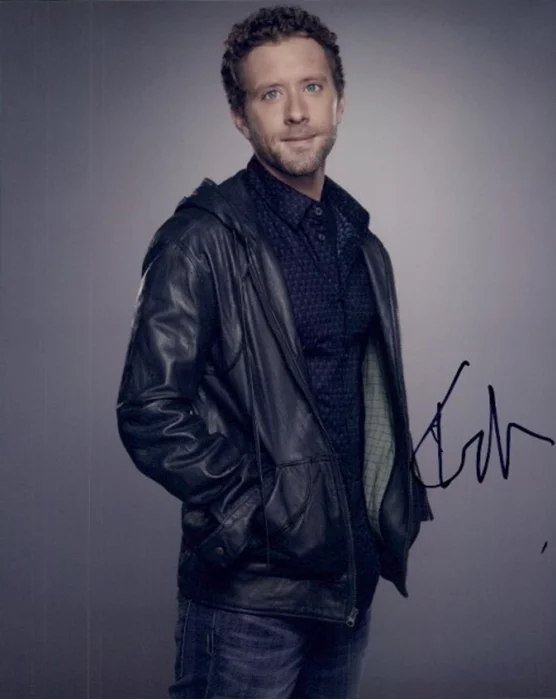 T.J. Thyne autograph