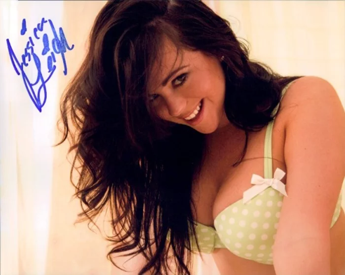 Jessica Leigh autograph