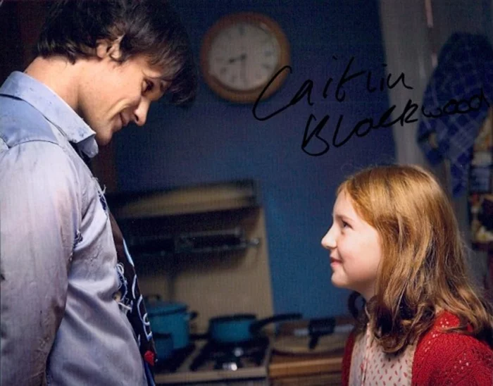 Caitlin Blackwood autograph