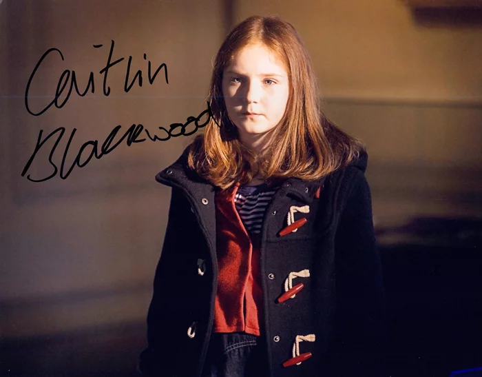 Caitlin Blackwood autograph