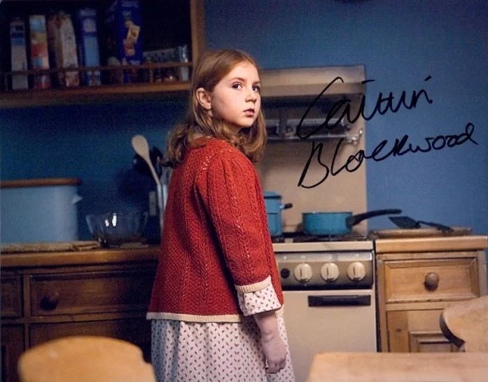 Caitlin Blackwood autograph