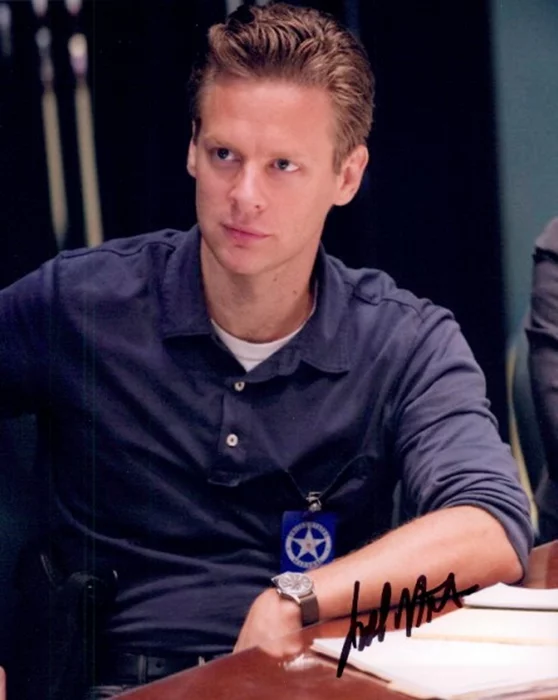 Jacob Pitts autograph