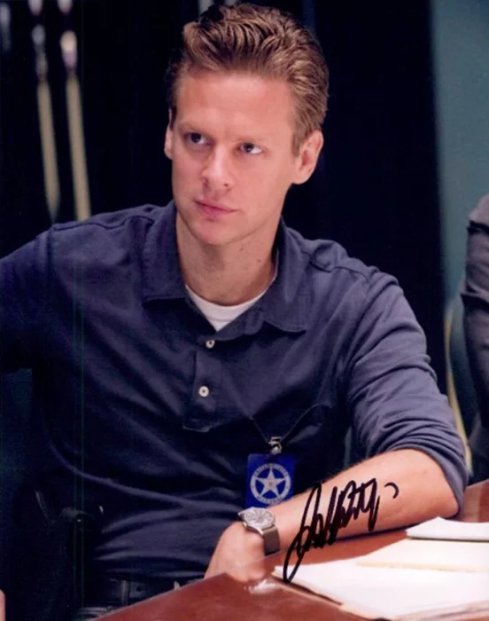 Jacob Pitts autograph