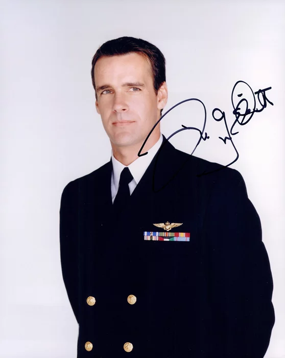 David James Elliott autograph