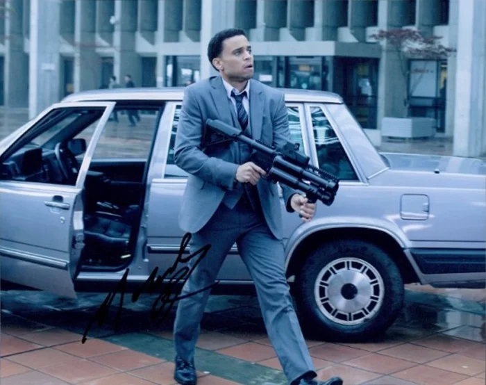 Michael Ealy autograph