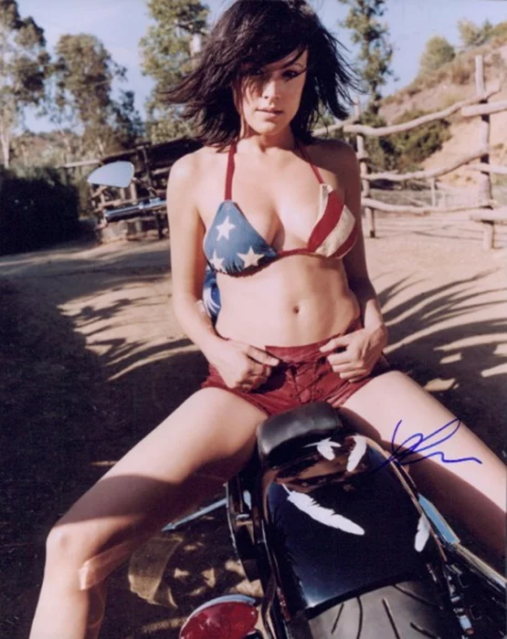 Liz Vassey autograph