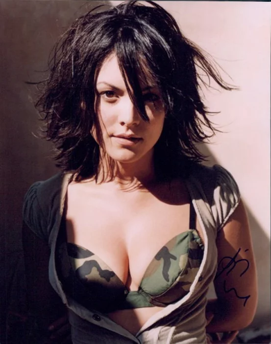 Liz Vassey autograph