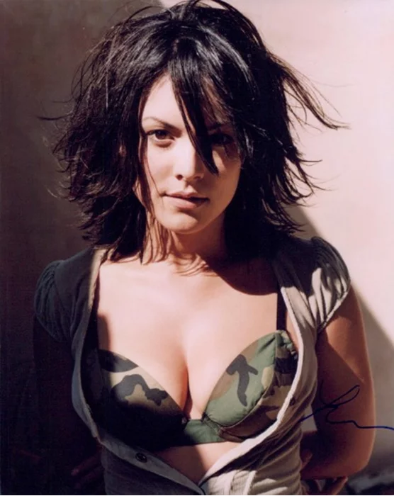 Liz Vassey autograph