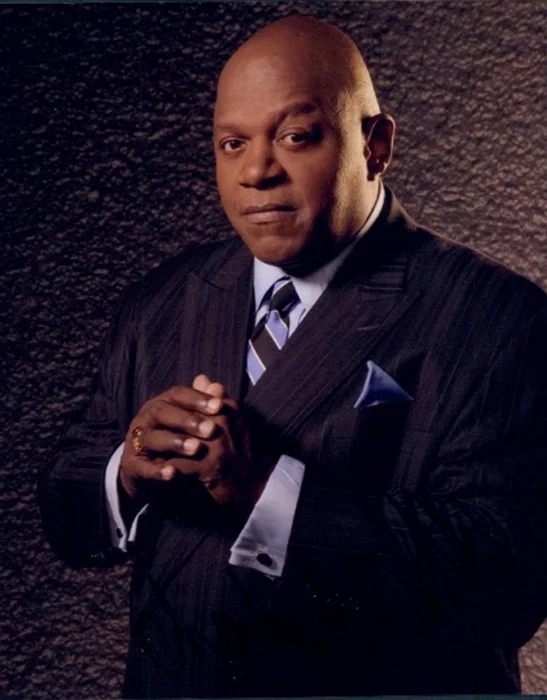 Charles S. Dutton autograph