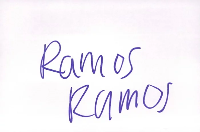 Sarah Ramos autograph