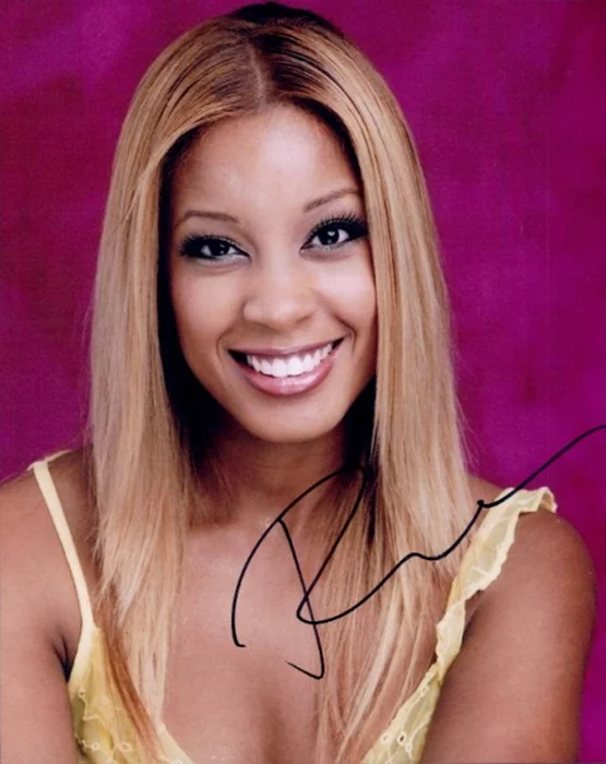 Reagan Gomez autograph
