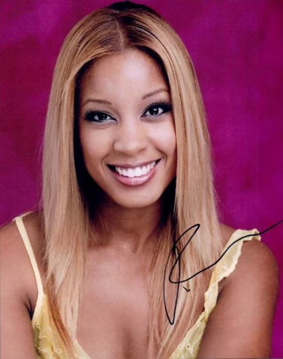 Reagan Gomez autograph