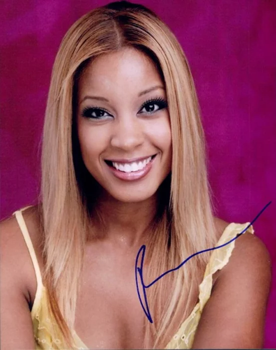Reagan Gomez autograph