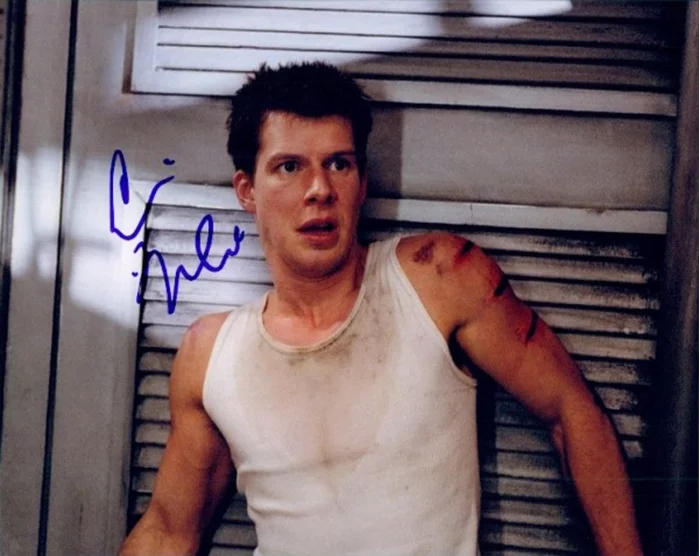 Eric Mabius autograph