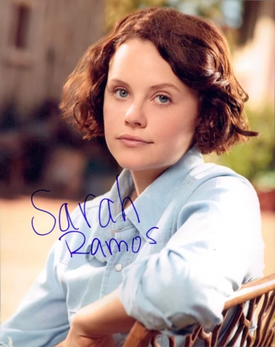 Sarah Ramos autograph
