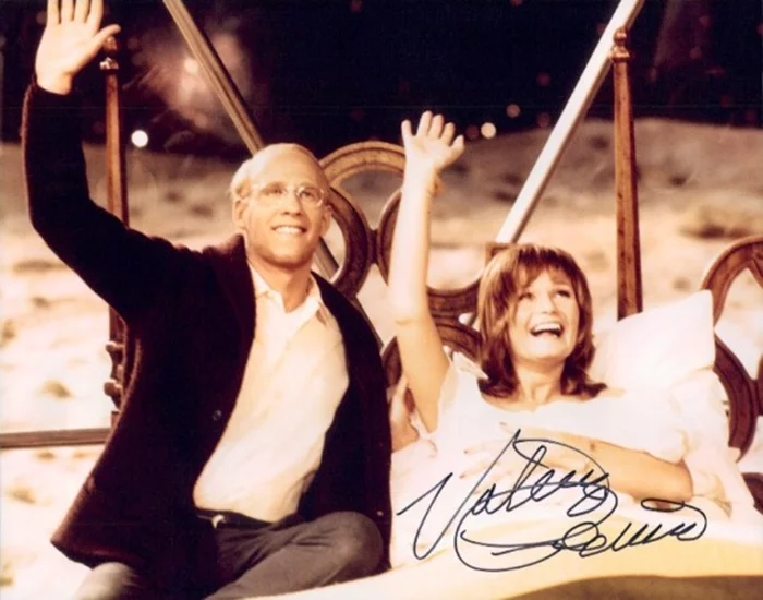 Valerie Perrine autograph