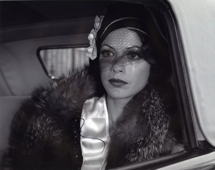 Berenice Bejo autograph