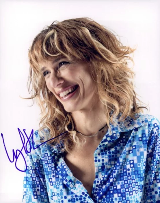 Lynn Shelton autograph