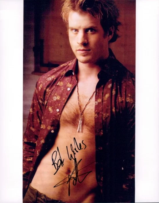 Rob Kazinsky autograph