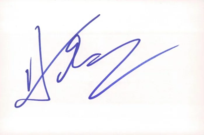 Hector Elizondo autograph