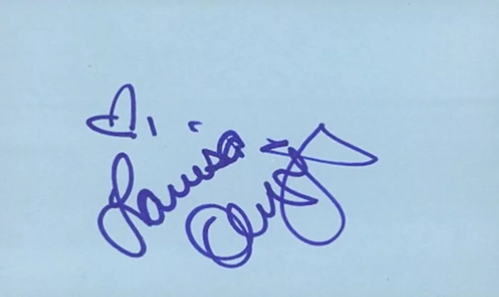 Larisa Oleynik autograph