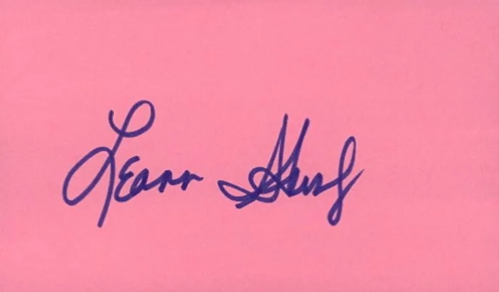 Leann Hunley autograph