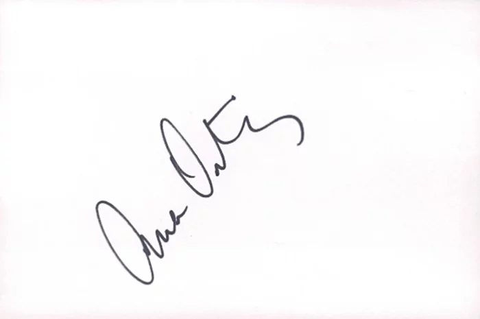 Ana Ortiz autograph