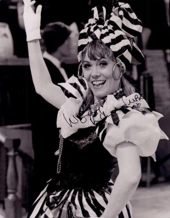 Wendy Richard autograph