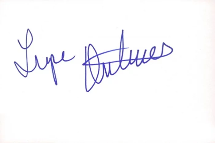 Lupe Ontiveros autograph