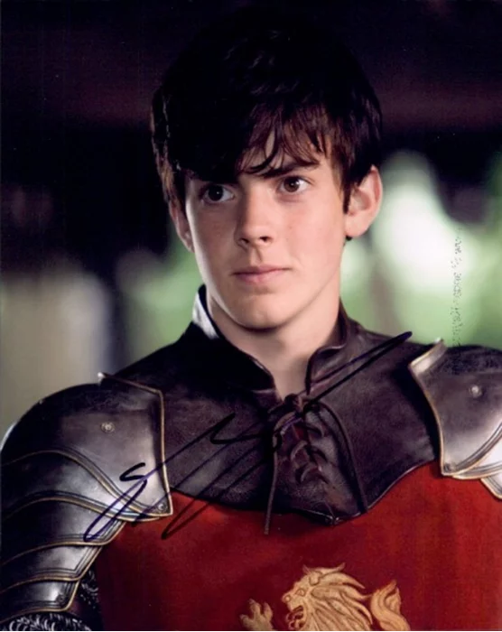 Skandar Keynes autograph