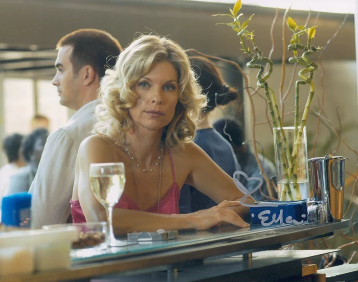 Kate Vernon autograph