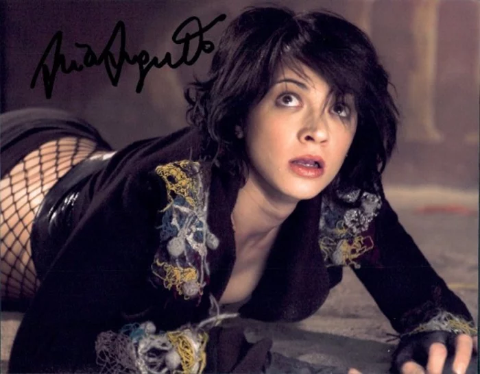 Asia Argento autograph