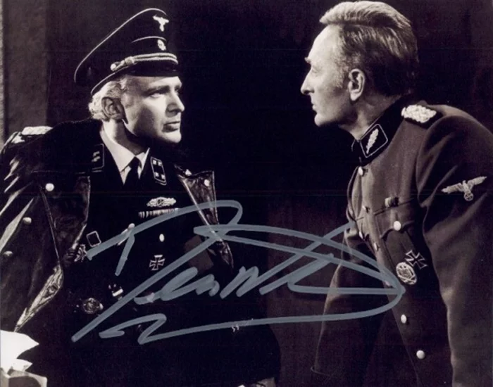 Derren Nesbitt autograph