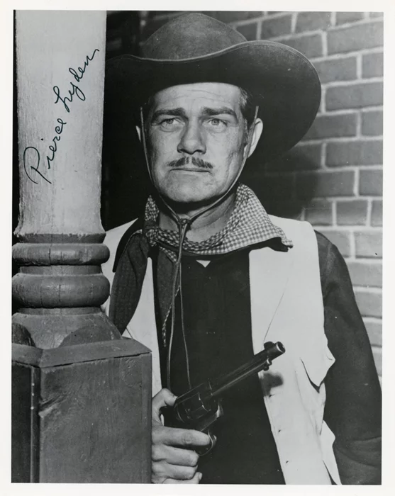 Pierce Lyden autograph