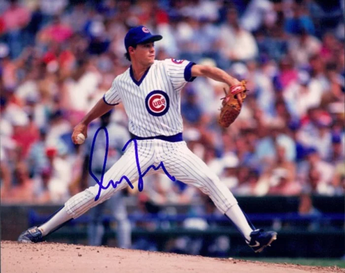 Greg Maddux autograph