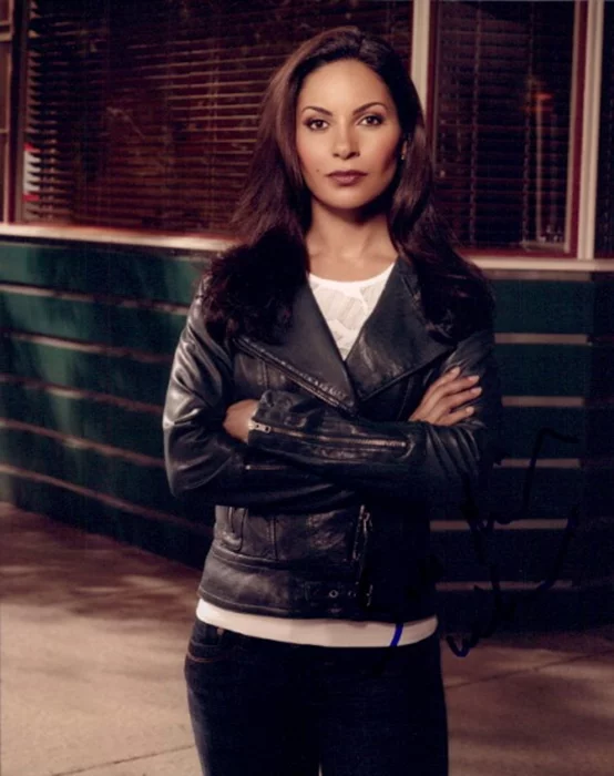 Salli Richardson autograph