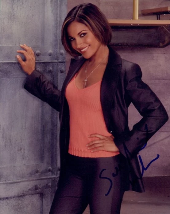 Salli Richardson autograph