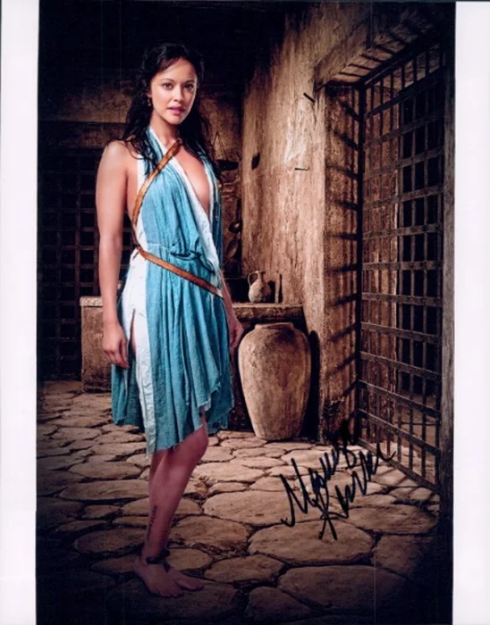 Marisa Ramirez autograph