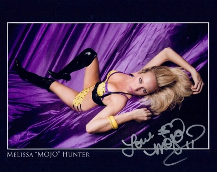 Melissa Jo Hunter autograph