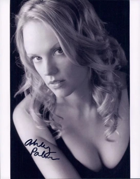 Ashley Palmer autograph