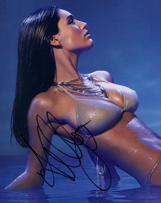 Kelly Brook autograph