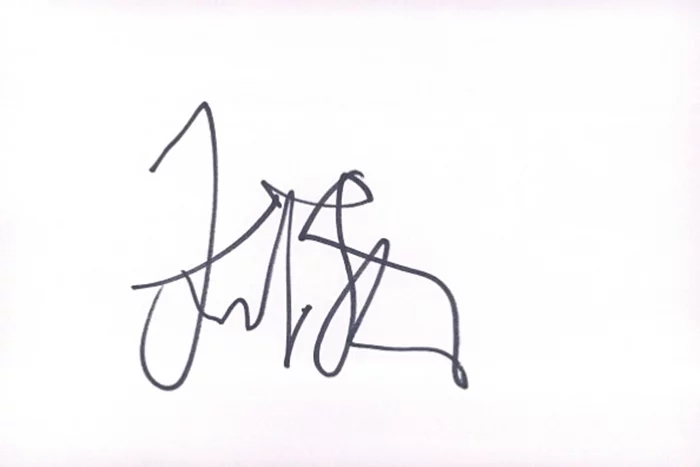 Fisher Stevens autograph