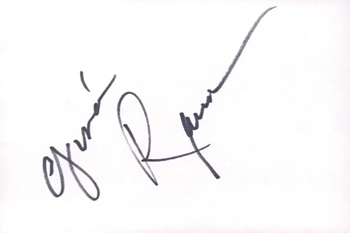 Gina Ravera autograph
