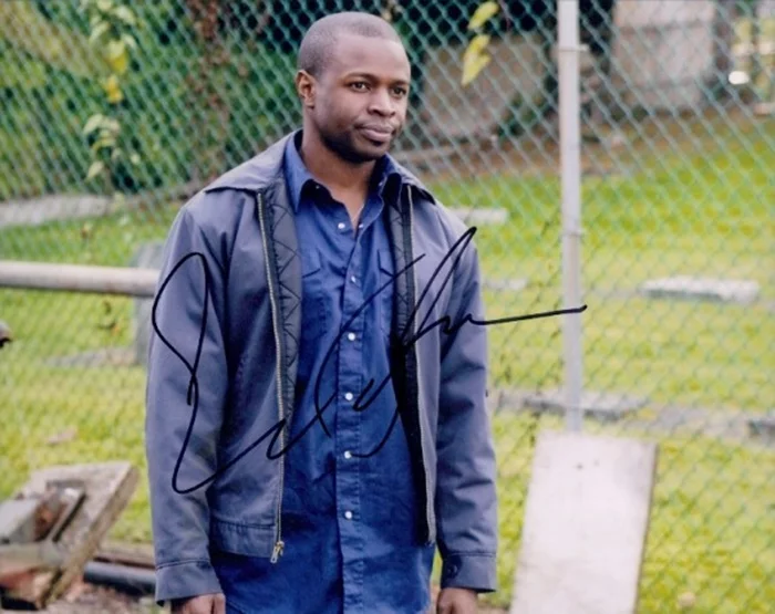 Sean Patrick Thomas autograph