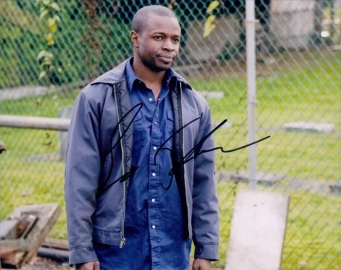 Sean Patrick Thomas autograph